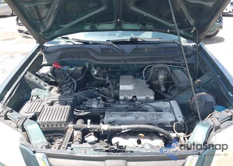 2000 Honda Cr-V Special Edition z USA, uszkodzony, nr VIN JHLRD1870YS009867